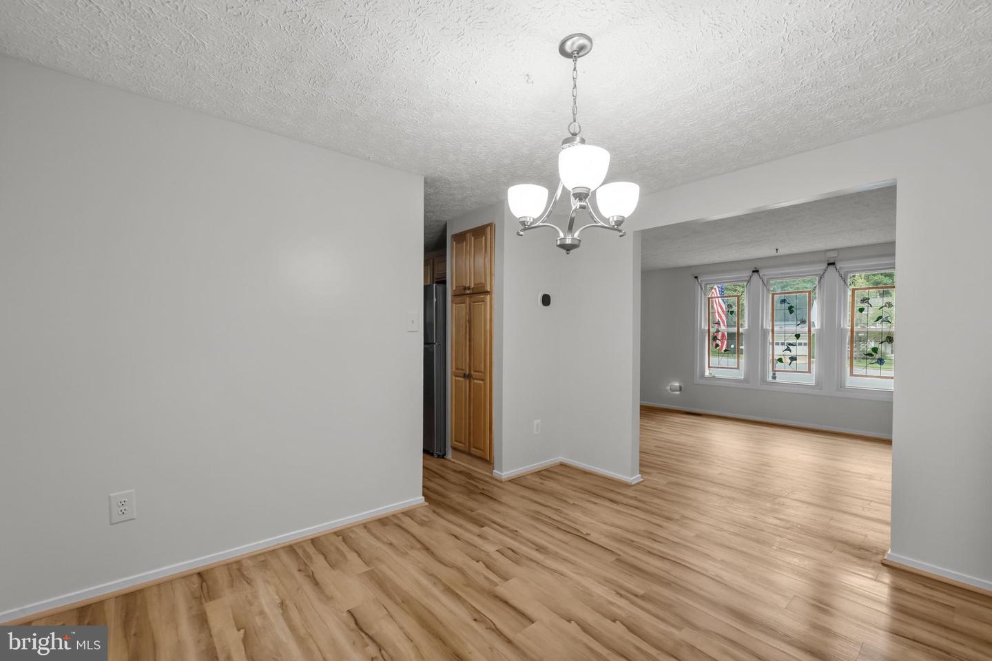 7757 TARA HEIGHTS PL, SPRINGFIELD, Virginia 22153, 3 Bedrooms Bedrooms, ,2 BathroomsBathrooms,Residential,For sale,7757 TARA HEIGHTS PL,VAFX2269072 MLS # VAFX2269072