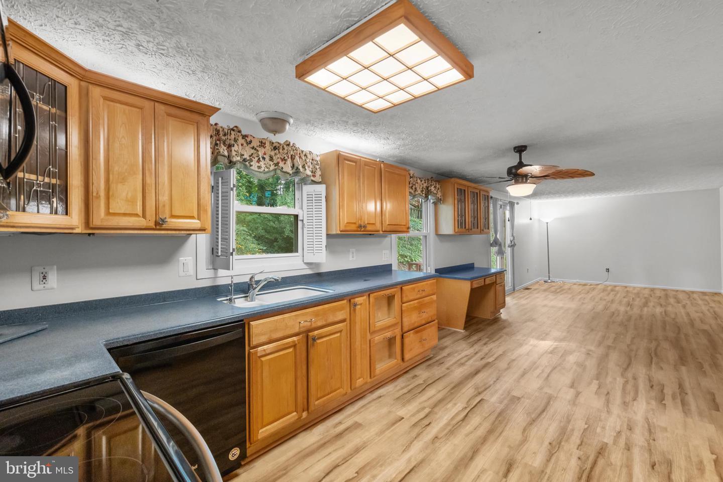 7757 TARA HEIGHTS PL, SPRINGFIELD, Virginia 22153, 3 Bedrooms Bedrooms, ,2 BathroomsBathrooms,Residential,For sale,7757 TARA HEIGHTS PL,VAFX2269072 MLS # VAFX2269072