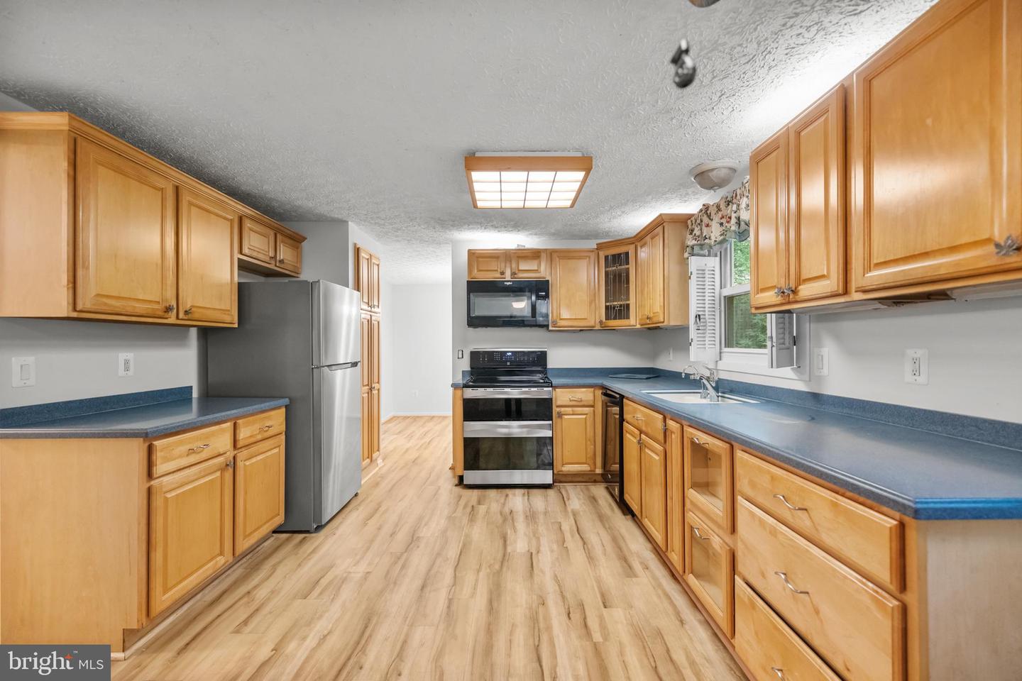 7757 TARA HEIGHTS PL, SPRINGFIELD, Virginia 22153, 3 Bedrooms Bedrooms, ,2 BathroomsBathrooms,Residential,For sale,7757 TARA HEIGHTS PL,VAFX2269072 MLS # VAFX2269072