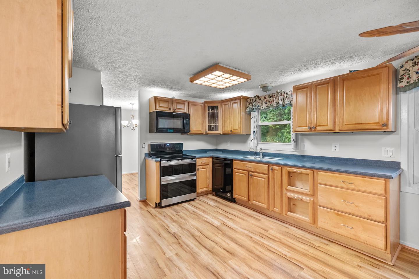 7757 TARA HEIGHTS PL, SPRINGFIELD, Virginia 22153, 3 Bedrooms Bedrooms, ,2 BathroomsBathrooms,Residential,For sale,7757 TARA HEIGHTS PL,VAFX2269072 MLS # VAFX2269072