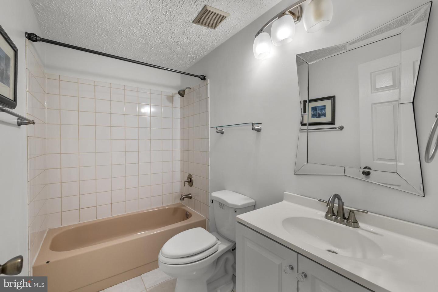 7757 TARA HEIGHTS PL, SPRINGFIELD, Virginia 22153, 3 Bedrooms Bedrooms, ,2 BathroomsBathrooms,Residential,For sale,7757 TARA HEIGHTS PL,VAFX2269072 MLS # VAFX2269072