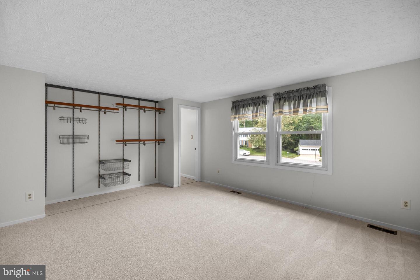 7757 TARA HEIGHTS PL, SPRINGFIELD, Virginia 22153, 3 Bedrooms Bedrooms, ,2 BathroomsBathrooms,Residential,For sale,7757 TARA HEIGHTS PL,VAFX2269072 MLS # VAFX2269072