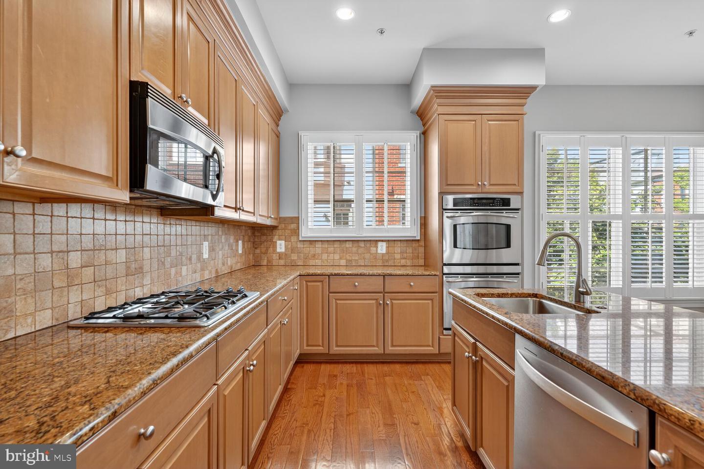 1808 POTOMAC GREENS DR, ALEXANDRIA, Virginia 22314, 3 Bedrooms Bedrooms, ,3 BathroomsBathrooms,Residential,For sale,1808 POTOMAC GREENS DR,VAAX2050422 MLS # VAAX2050422