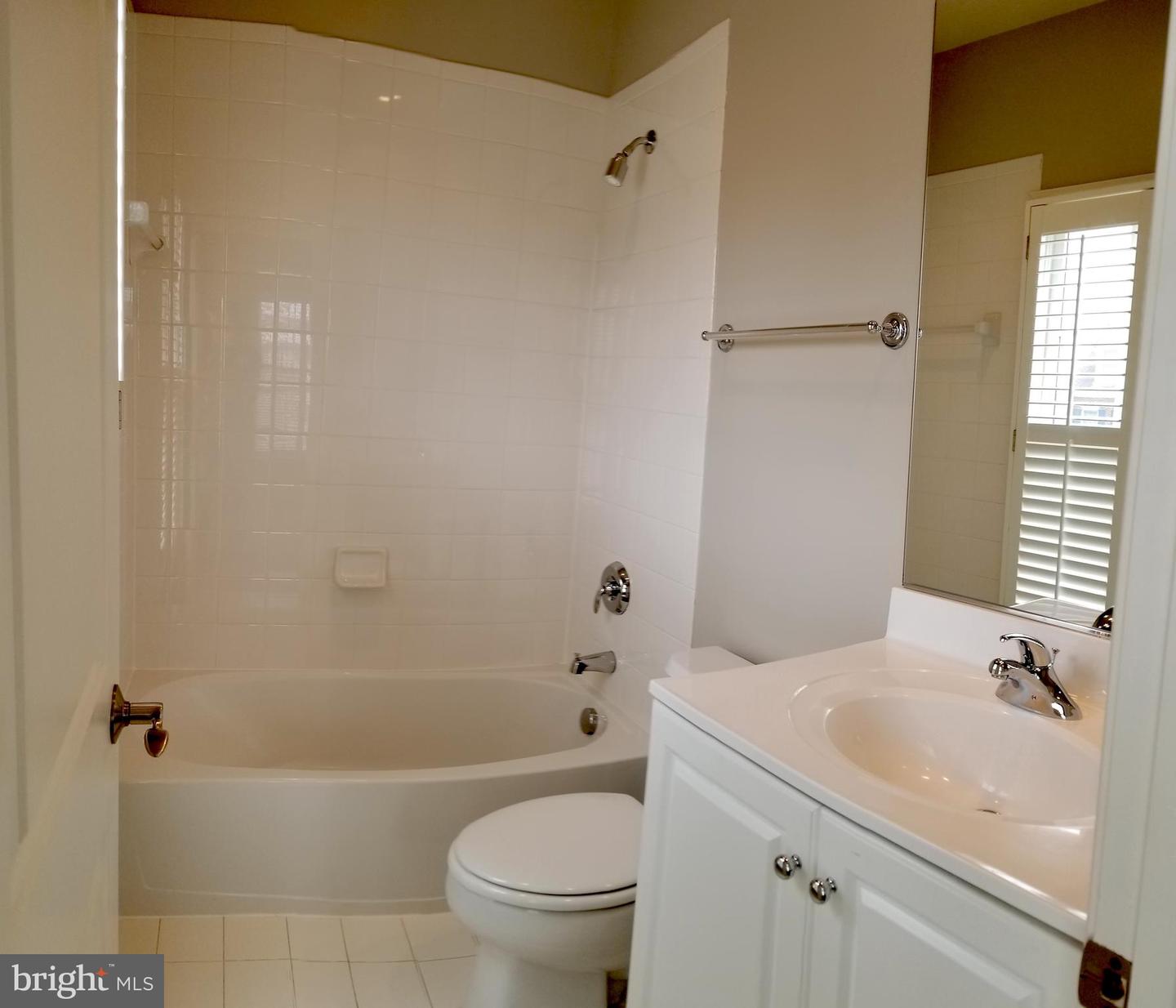 1808 POTOMAC GREENS DR, ALEXANDRIA, Virginia 22314, 3 Bedrooms Bedrooms, ,3 BathroomsBathrooms,Residential,For sale,1808 POTOMAC GREENS DR,VAAX2050422 MLS # VAAX2050422
