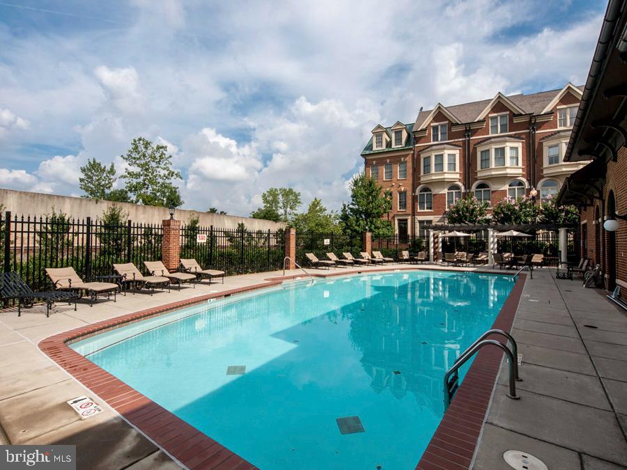 1808 POTOMAC GREENS DR, ALEXANDRIA, Virginia 22314, 3 Bedrooms Bedrooms, ,3 BathroomsBathrooms,Residential,For sale,1808 POTOMAC GREENS DR,VAAX2050422 MLS # VAAX2050422