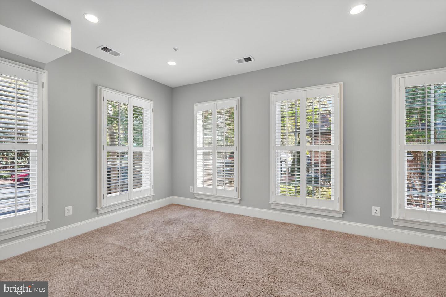 1808 POTOMAC GREENS DR, ALEXANDRIA, Virginia 22314, 3 Bedrooms Bedrooms, ,3 BathroomsBathrooms,Residential,For sale,1808 POTOMAC GREENS DR,VAAX2050422 MLS # VAAX2050422