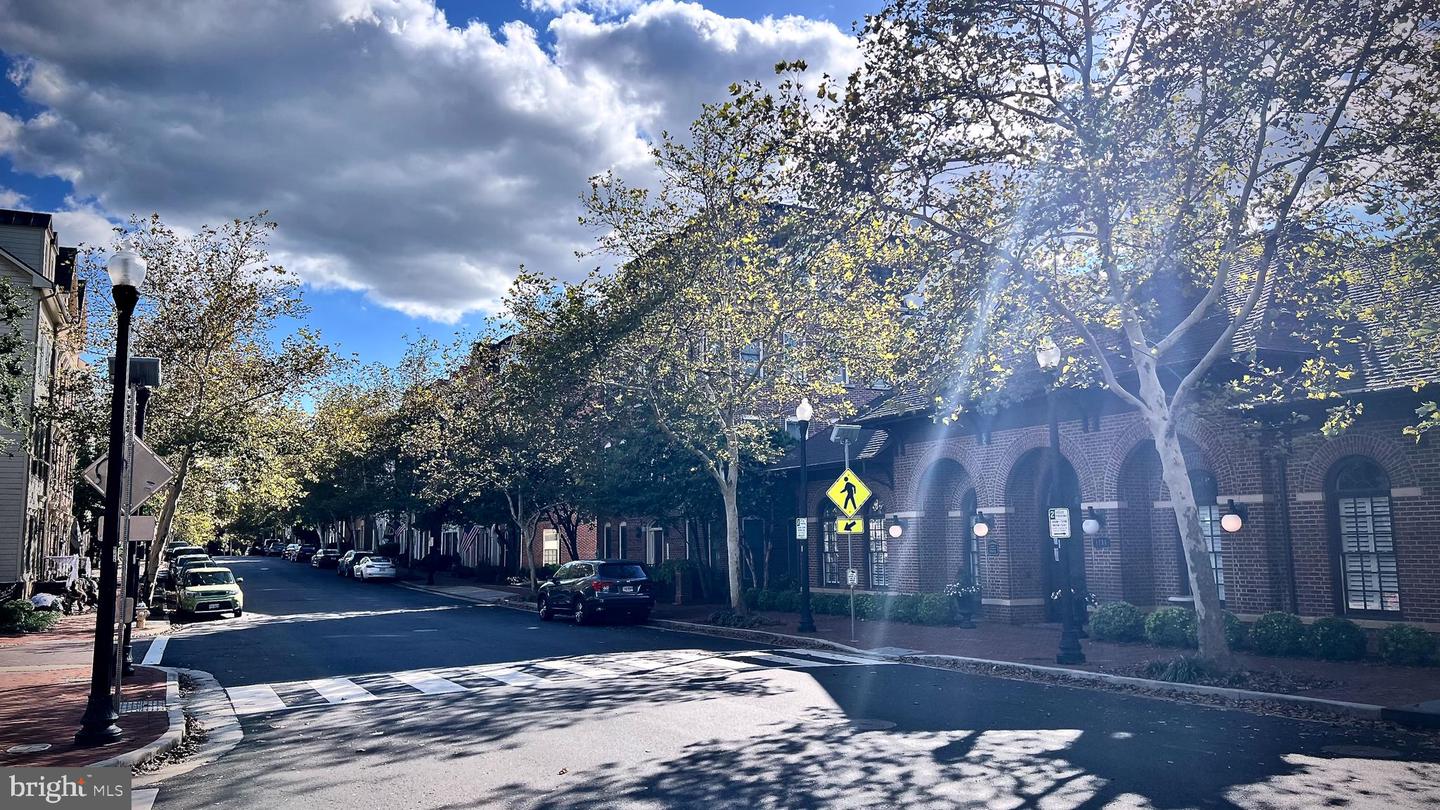 1808 POTOMAC GREENS DR, ALEXANDRIA, Virginia 22314, 3 Bedrooms Bedrooms, ,3 BathroomsBathrooms,Residential,For sale,1808 POTOMAC GREENS DR,VAAX2050422 MLS # VAAX2050422