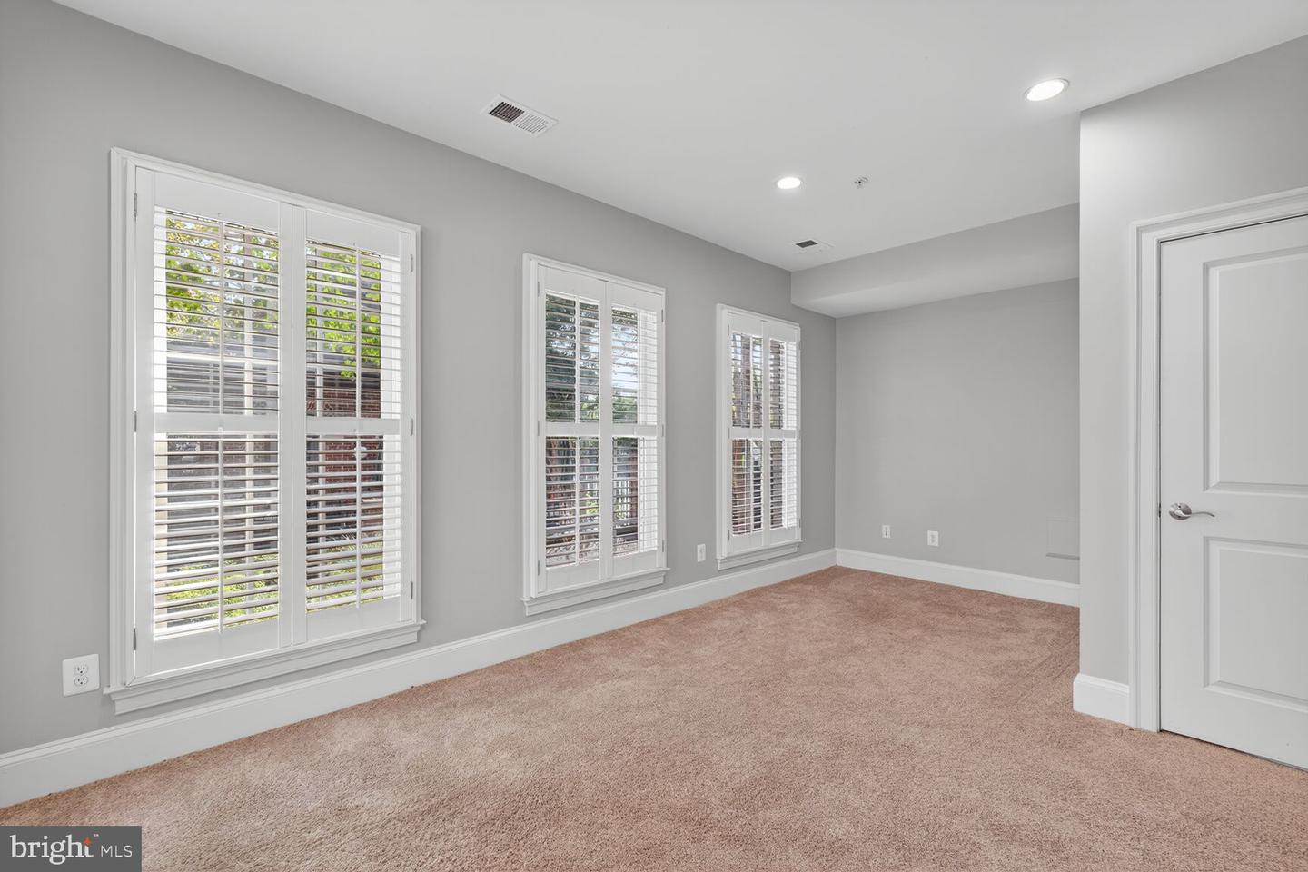 1808 POTOMAC GREENS DR, ALEXANDRIA, Virginia 22314, 3 Bedrooms Bedrooms, ,3 BathroomsBathrooms,Residential,For sale,1808 POTOMAC GREENS DR,VAAX2050422 MLS # VAAX2050422