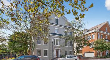 1808 POTOMAC GREENS DR, ALEXANDRIA, Virginia 22314, 3 Bedrooms Bedrooms, ,3 BathroomsBathrooms,Residential,For sale,1808 POTOMAC GREENS DR,VAAX2050422 MLS # VAAX2050422