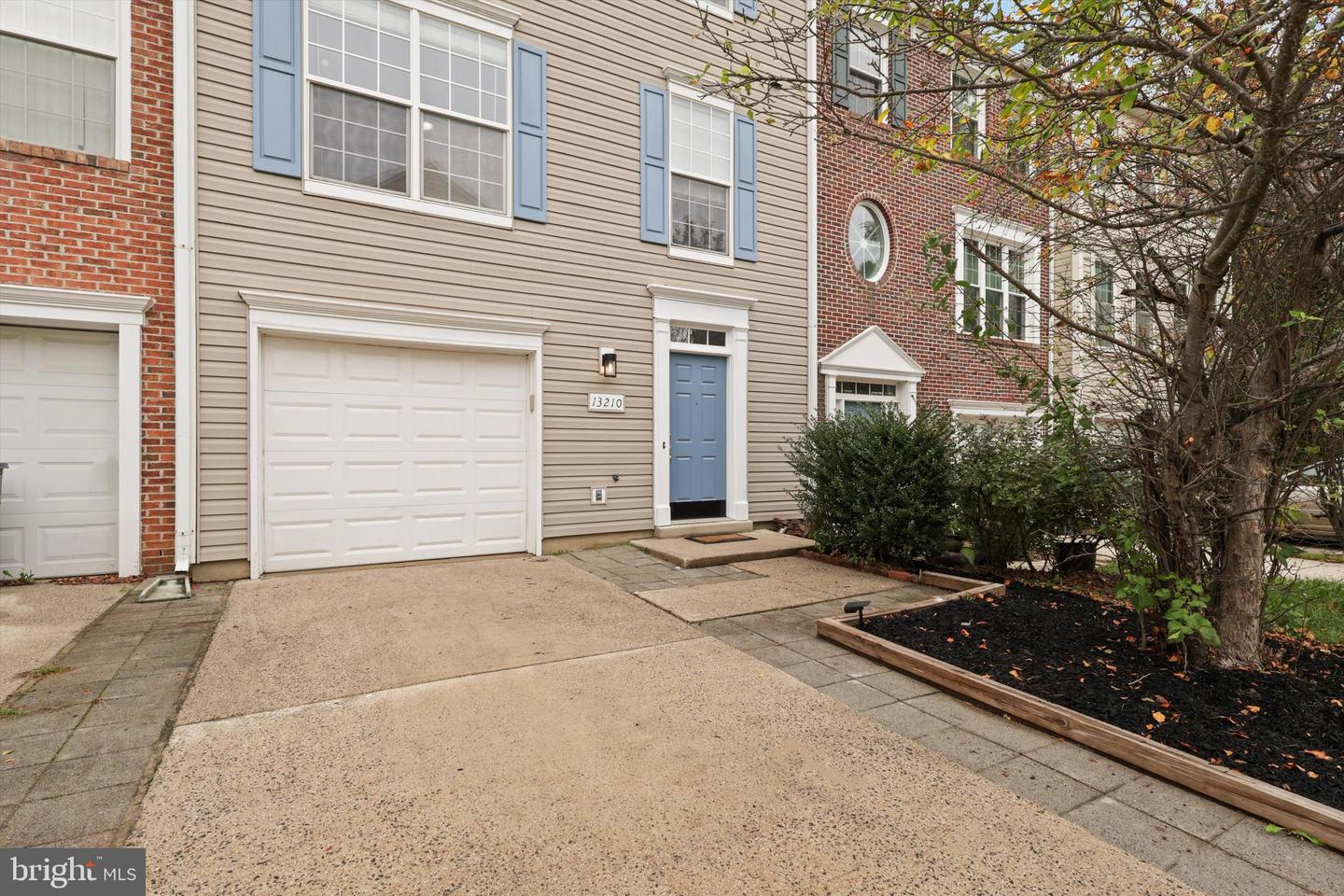 13210 FOX RIPPLE LN LN, HERNDON, Virginia 20171, 3 Bedrooms Bedrooms, ,3 BathroomsBathrooms,Residential,For sale,13210 FOX RIPPLE LN LN,VAFX2270788 MLS # VAFX2270788