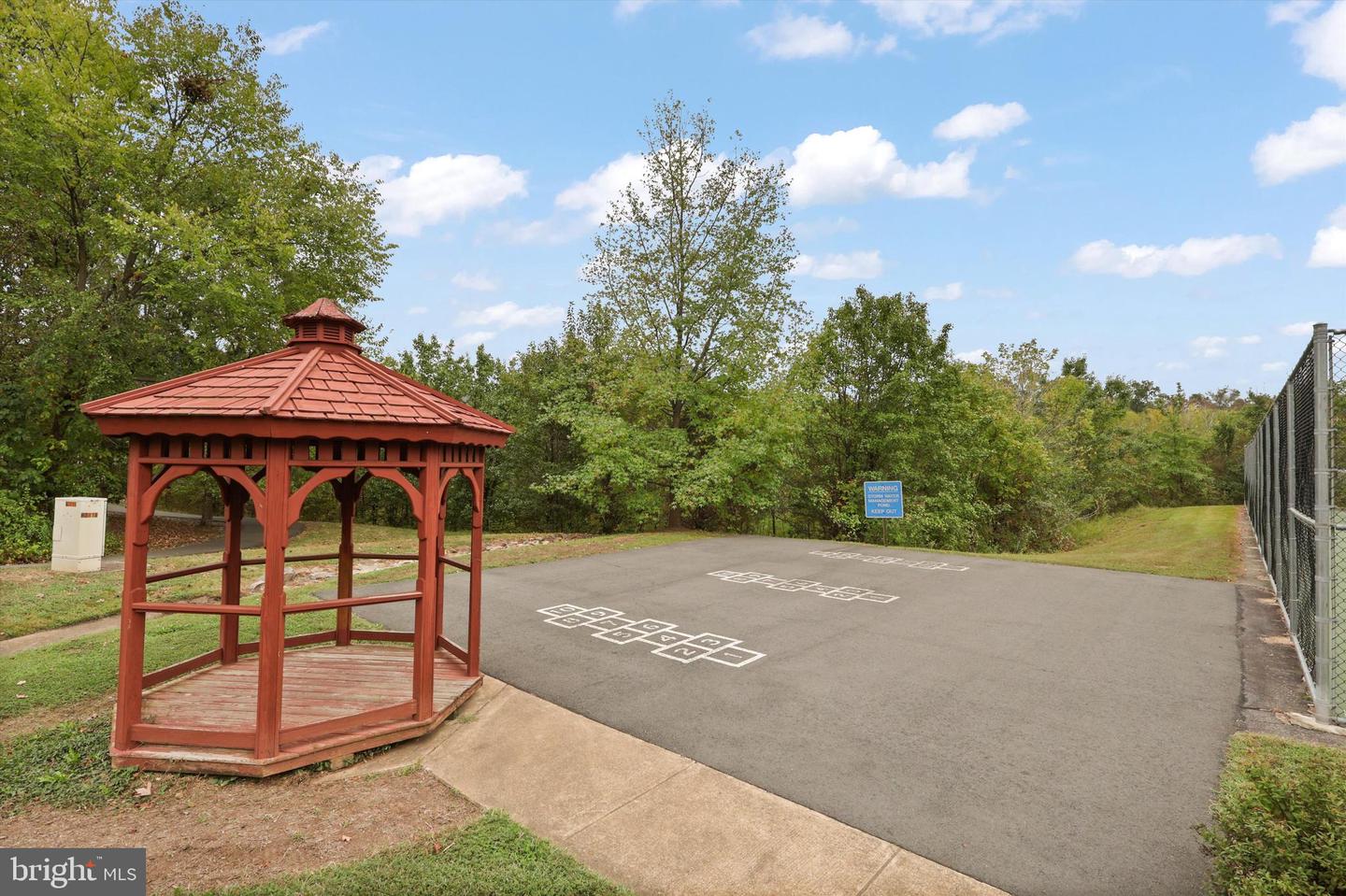 13210 FOX RIPPLE LN LN, HERNDON, Virginia 20171, 3 Bedrooms Bedrooms, ,3 BathroomsBathrooms,Residential,For sale,13210 FOX RIPPLE LN LN,VAFX2270788 MLS # VAFX2270788