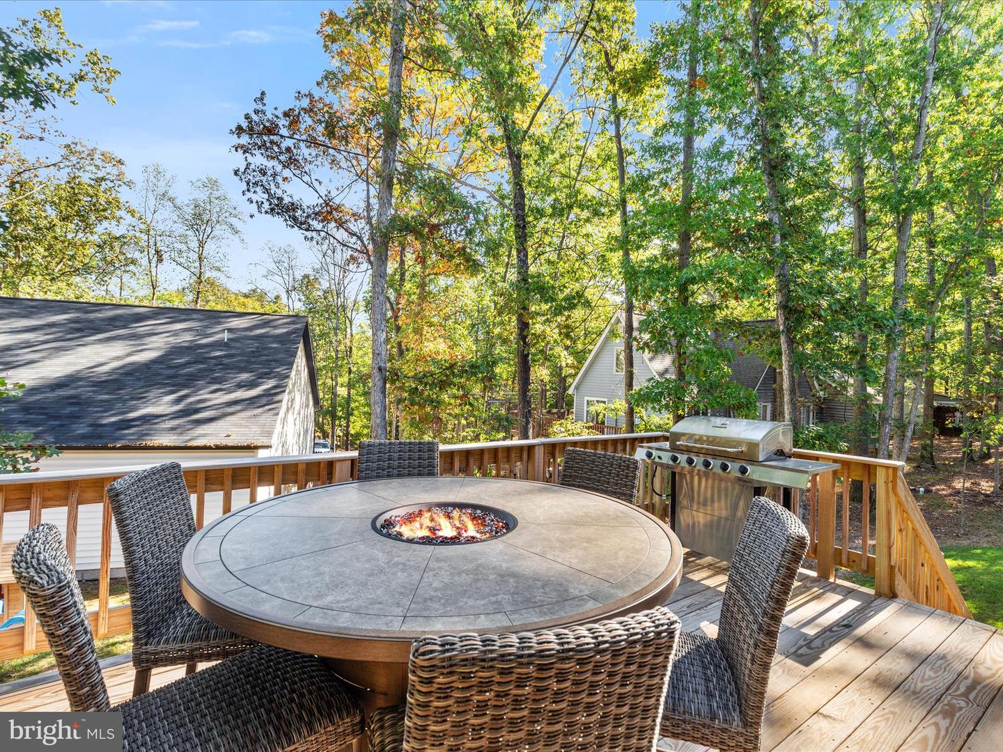 306 DOGWOOD, CROSS JUNCTION, Virginia 22625, 5 Bedrooms Bedrooms, ,3 BathroomsBathrooms,Residential,For sale,306 DOGWOOD,VAFV2037196 MLS # VAFV2037196