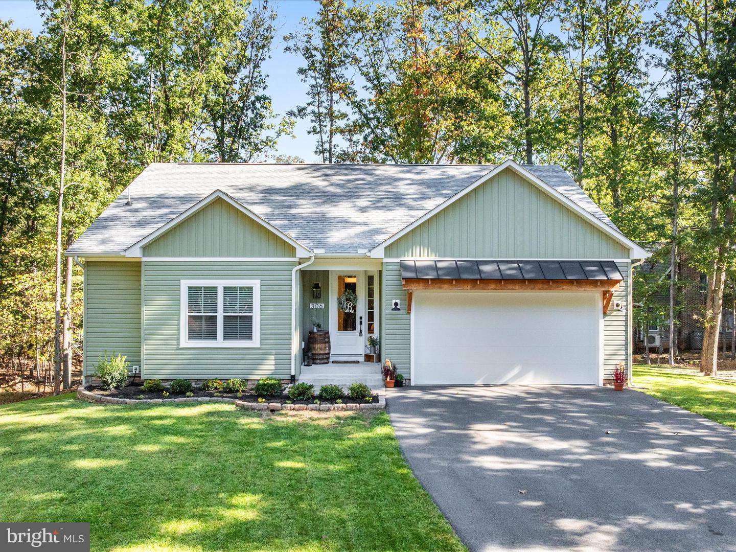 306 DOGWOOD, CROSS JUNCTION, Virginia 22625, 5 Bedrooms Bedrooms, ,3 BathroomsBathrooms,Residential,For sale,306 DOGWOOD,VAFV2037196 MLS # VAFV2037196