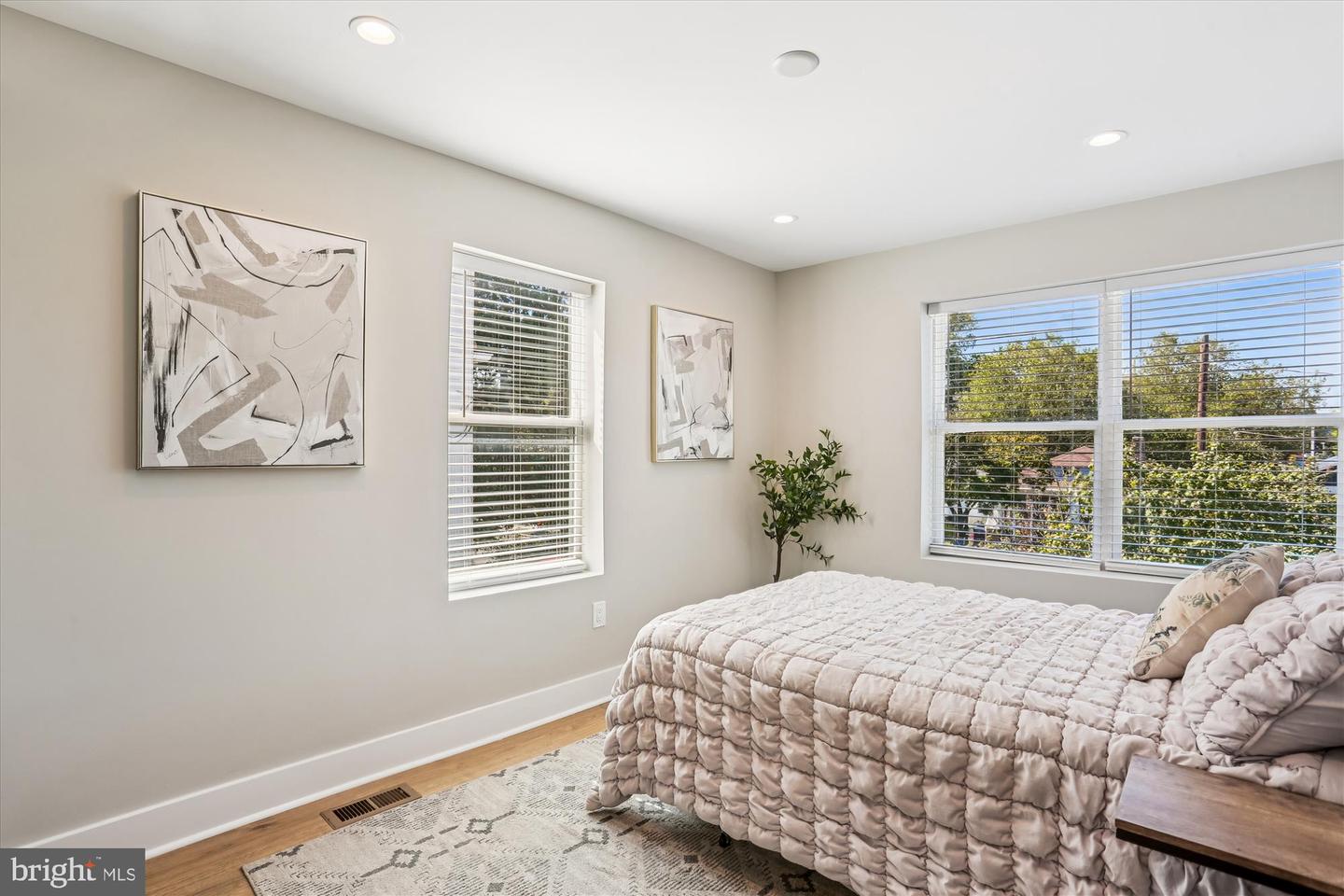 6321 9TH ST NW, WASHINGTON, District Of Columbia 20011, 4 Bedrooms Bedrooms, ,3 BathroomsBathrooms,Residential,For sale,6321 9TH ST NW,DCDC2225668 MLS # DCDC2225668