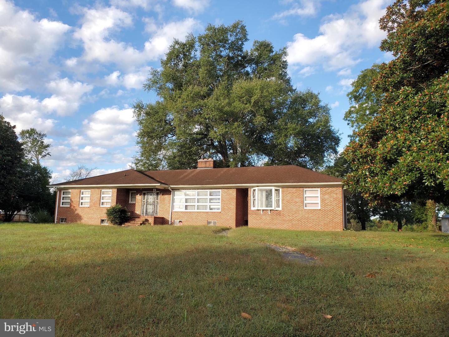 16494 RICHMOND TPKE, BOWLING GREEN, Virginia 22427, 3 Bedrooms Bedrooms, ,2 BathroomsBathrooms,Residential,For sale,16494 RICHMOND TPKE,VACV2008964 MLS # VACV2008964