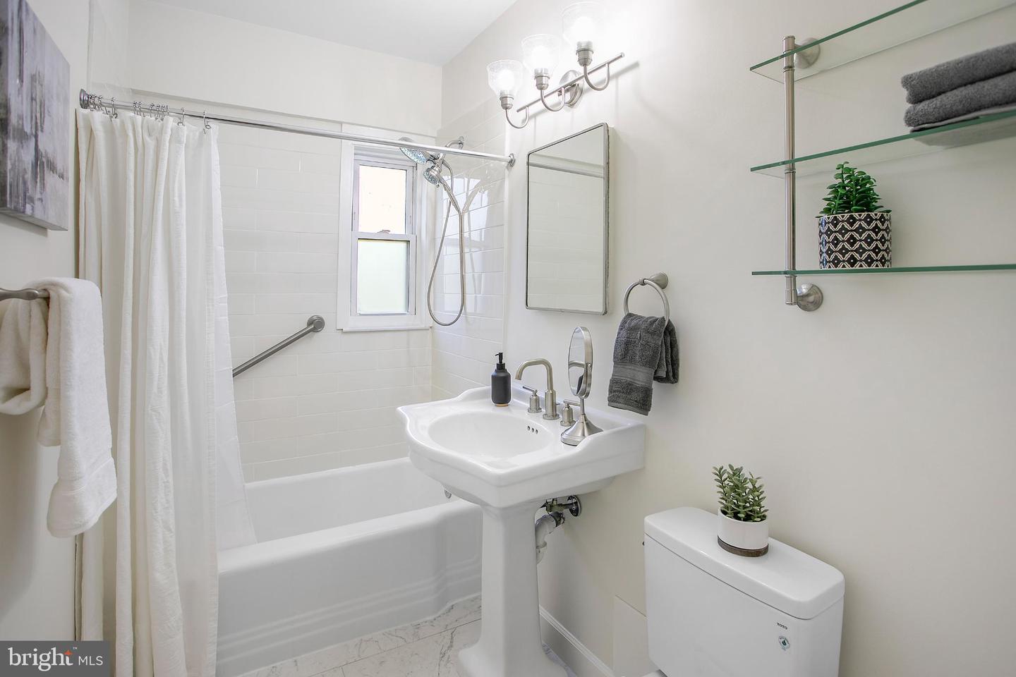 2500 Q ST NW #411, WASHINGTON, District Of Columbia 20007, 1 Bedroom Bedrooms, 2 Rooms Rooms,1 BathroomBathrooms,Residential,For sale,2500 Q ST NW #411,DCDC2226060 MLS # DCDC2226060