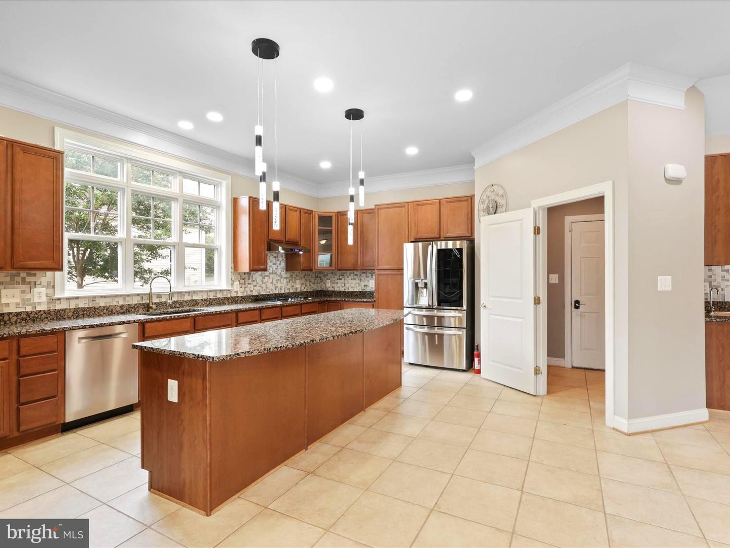 9228 FALLING WATER DR, BRISTOW, Virginia 20136, 6 Bedrooms Bedrooms, ,4 BathroomsBathrooms,Residential,For sale,9228 FALLING WATER DR,VAPW2105624 MLS # VAPW2105624