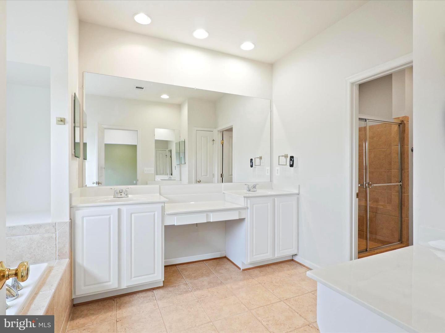 9228 FALLING WATER DR, BRISTOW, Virginia 20136, 6 Bedrooms Bedrooms, ,4 BathroomsBathrooms,Residential,For sale,9228 FALLING WATER DR,VAPW2105624 MLS # VAPW2105624