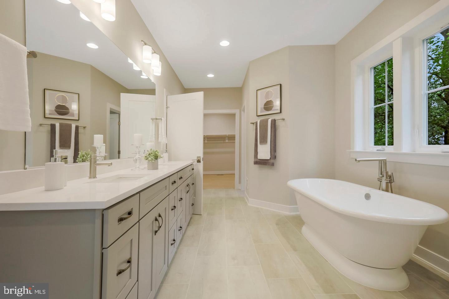 7315 WOODLEY PL, FALLS CHURCH, Virginia 22046, 4 Bedrooms Bedrooms, ,3 BathroomsBathrooms,Residential,For sale,7315 WOODLEY PL,VAFX2273342 MLS # VAFX2273342