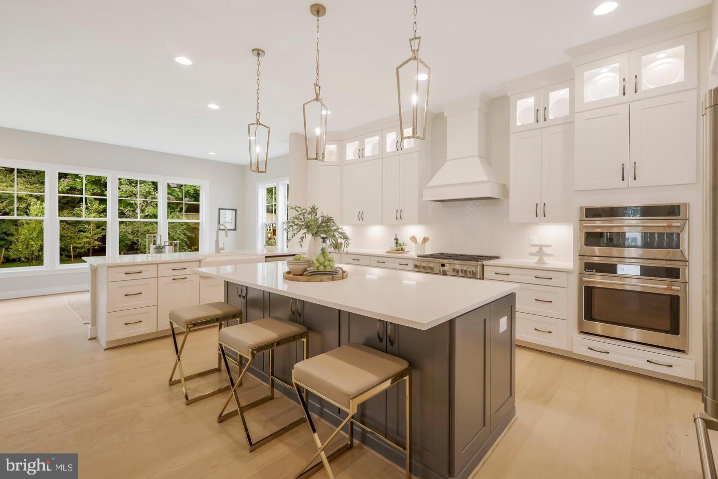 7315 WOODLEY PL, FALLS CHURCH, Virginia 22046, 4 Bedrooms Bedrooms, ,3 BathroomsBathrooms,Residential,For sale,7315 WOODLEY PL,VAFX2273342 MLS # VAFX2273342