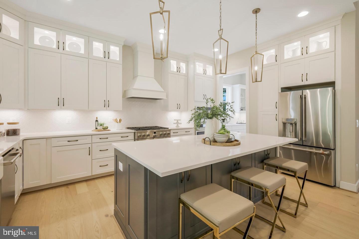 7315 WOODLEY PL, FALLS CHURCH, Virginia 22046, 4 Bedrooms Bedrooms, ,3 BathroomsBathrooms,Residential,For sale,7315 WOODLEY PL,VAFX2273342 MLS # VAFX2273342