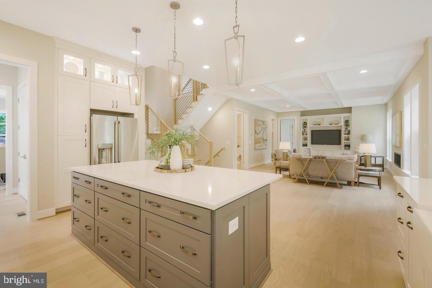 7315 WOODLEY PL, FALLS CHURCH, Virginia 22046, 4 Bedrooms Bedrooms, ,3 BathroomsBathrooms,Residential,For sale,7315 WOODLEY PL,VAFX2273342 MLS # VAFX2273342