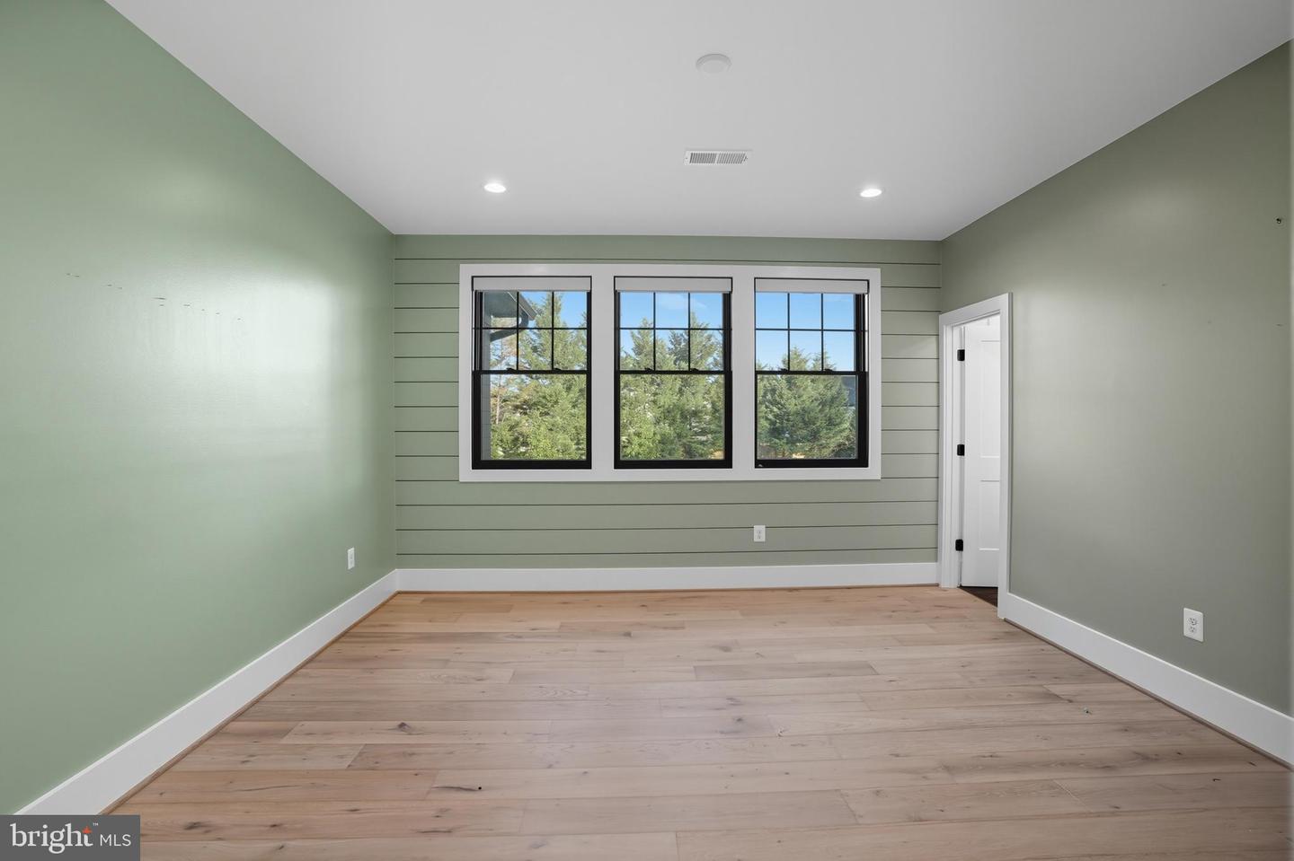 1111 INGLESIDE AVE, MCLEAN, Virginia 22101, 7 Bedrooms Bedrooms, ,7 BathroomsBathrooms,Residential,For sale,1111 INGLESIDE AVE,VAFX2273404 MLS # VAFX2273404