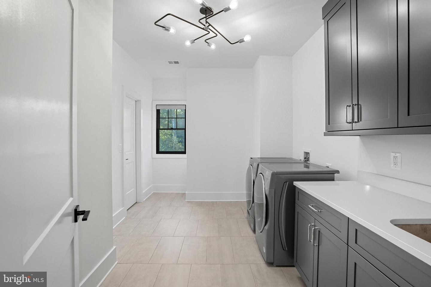 1111 INGLESIDE AVE, MCLEAN, Virginia 22101, 7 Bedrooms Bedrooms, ,7 BathroomsBathrooms,Residential,For sale,1111 INGLESIDE AVE,VAFX2273404 MLS # VAFX2273404