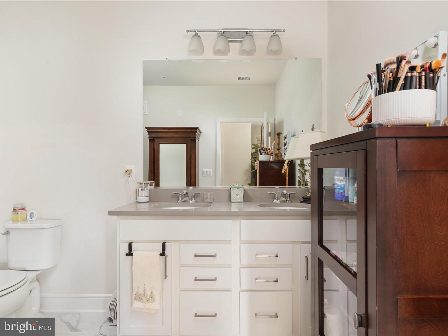 42920 FIREFLY SONATA TER #307, ASHBURN, Virginia 20148, 3 Bedrooms Bedrooms, ,2 BathroomsBathrooms,Residential,For sale,42920 FIREFLY SONATA TER #307,VALO2108516 MLS # VALO2108516