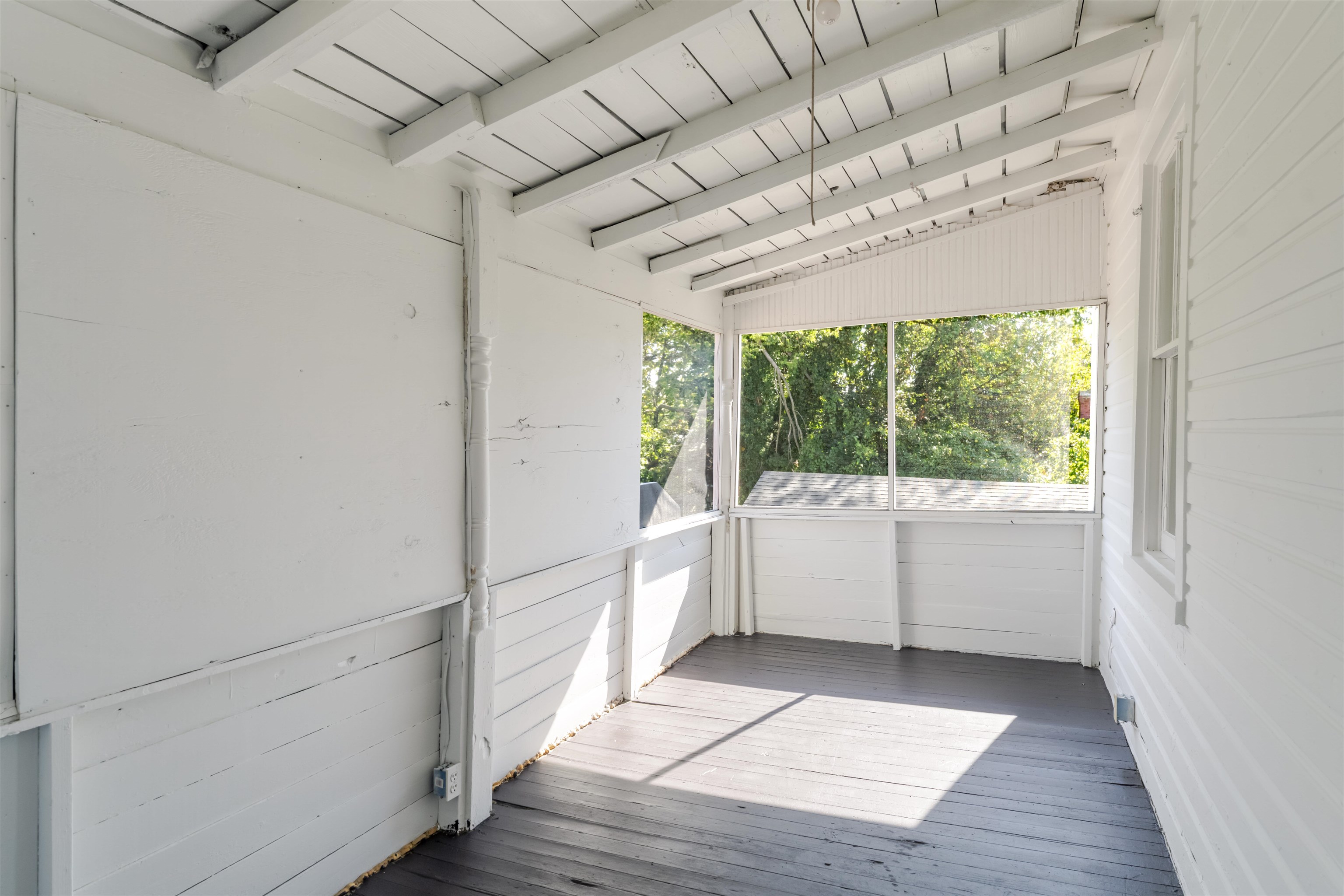 Upper screened porch (enclosed)