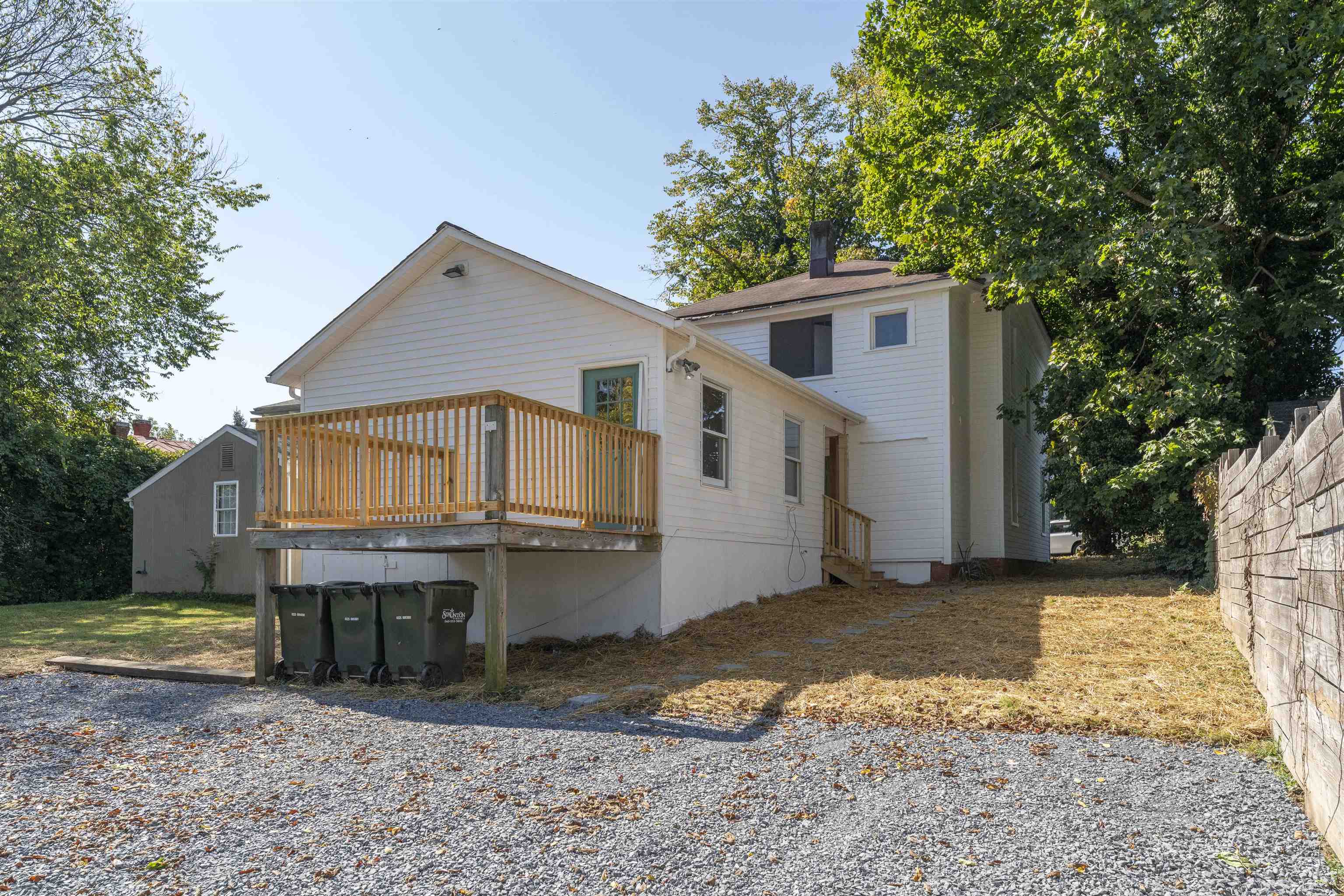 1215 WALNUT ST, STAUNTON, Virginia 24401, ,Residential,1215 WALNUT ST,669847 MLS # 669847