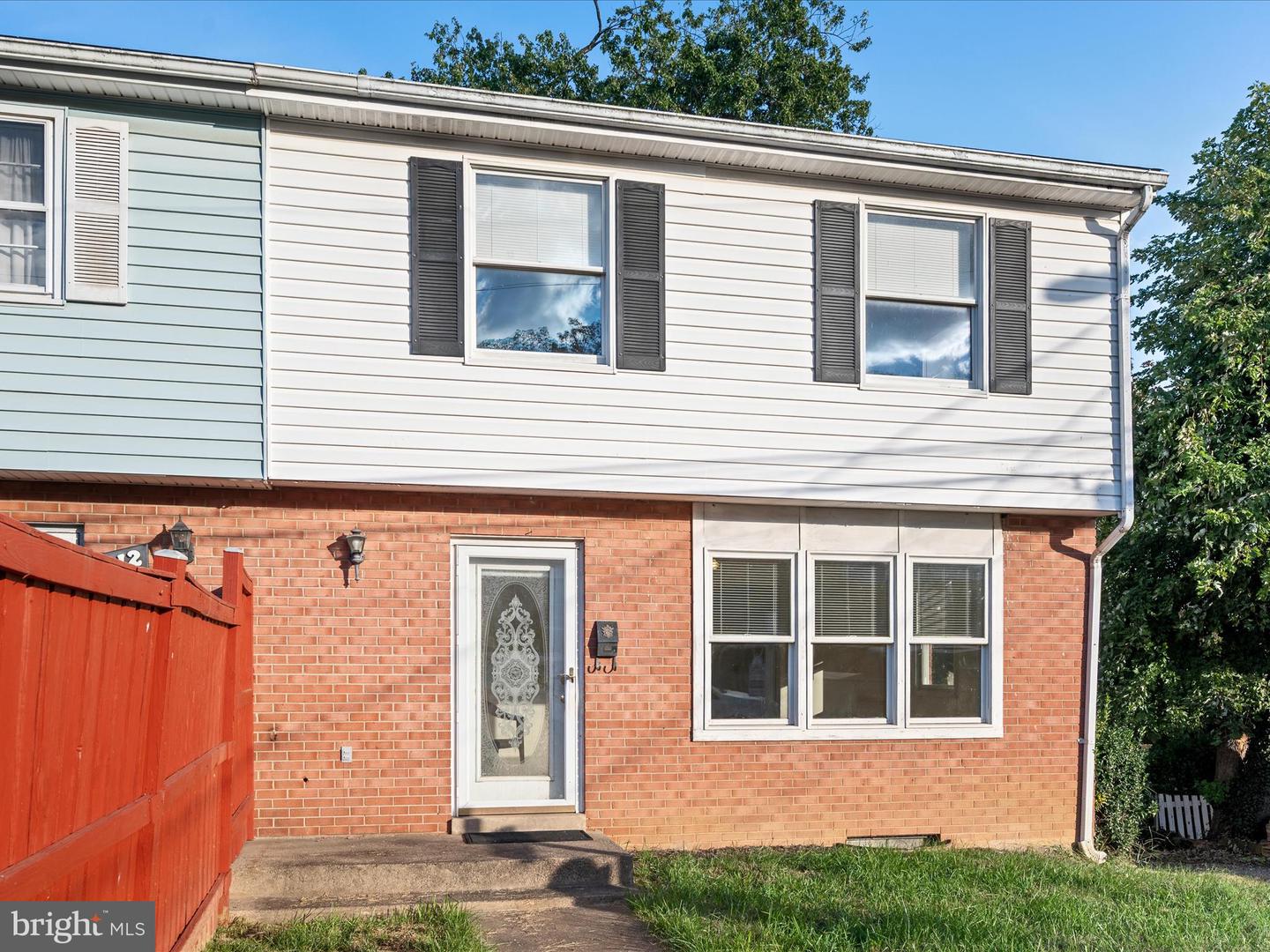 414 MADISON CT SE, LEESBURG, Virginia 20175, 2 Bedrooms Bedrooms, ,2 BathroomsBathrooms,Residential,For sale,414 MADISON CT SE,VALO2096016 MLS # VALO2096016