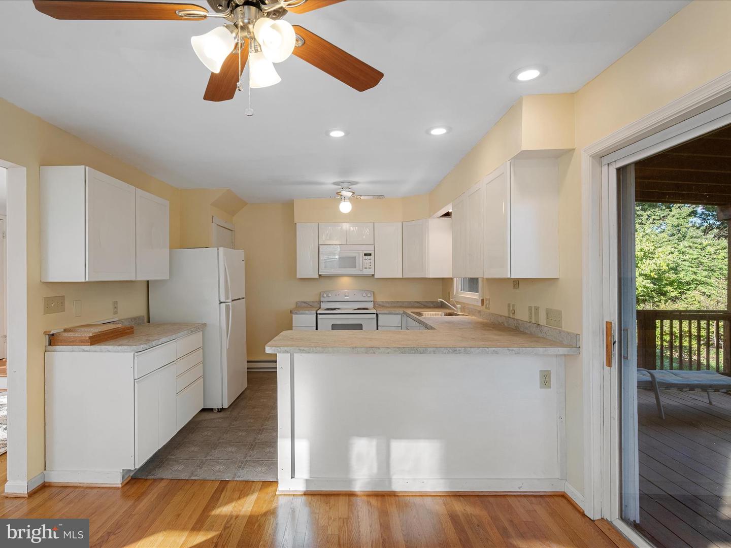 414 MADISON CT SE, LEESBURG, Virginia 20175, 2 Bedrooms Bedrooms, ,2 BathroomsBathrooms,Residential,For sale,414 MADISON CT SE,VALO2096016 MLS # VALO2096016