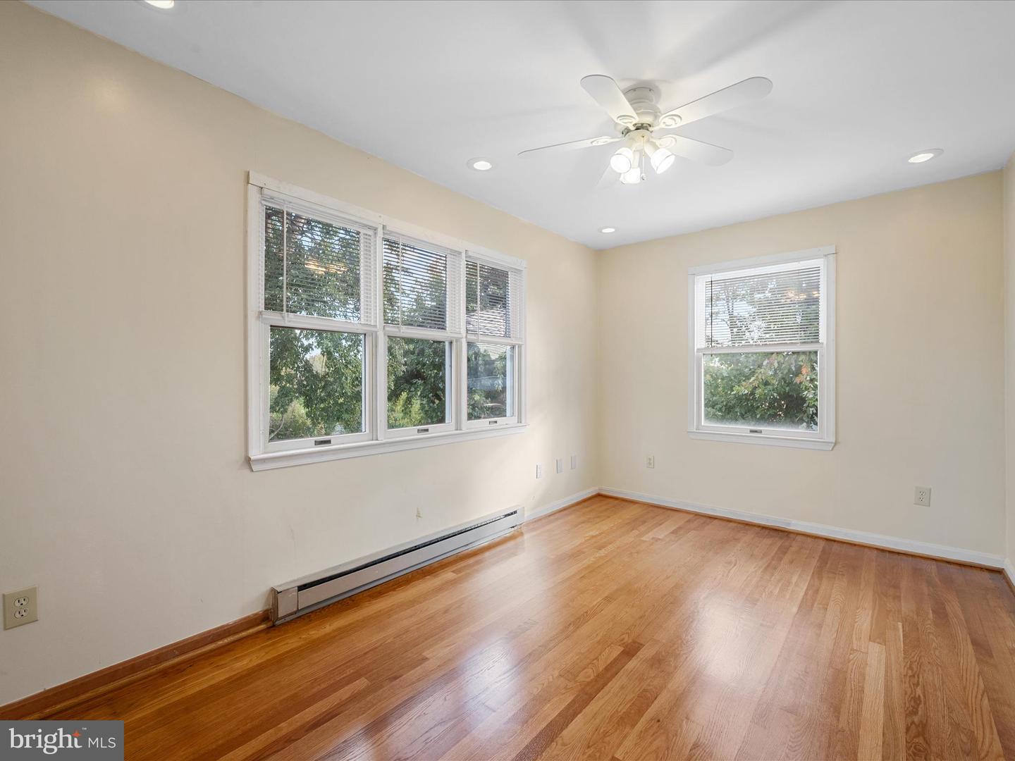 414 MADISON CT SE, LEESBURG, Virginia 20175, 2 Bedrooms Bedrooms, ,2 BathroomsBathrooms,Residential,For sale,414 MADISON CT SE,VALO2096016 MLS # VALO2096016