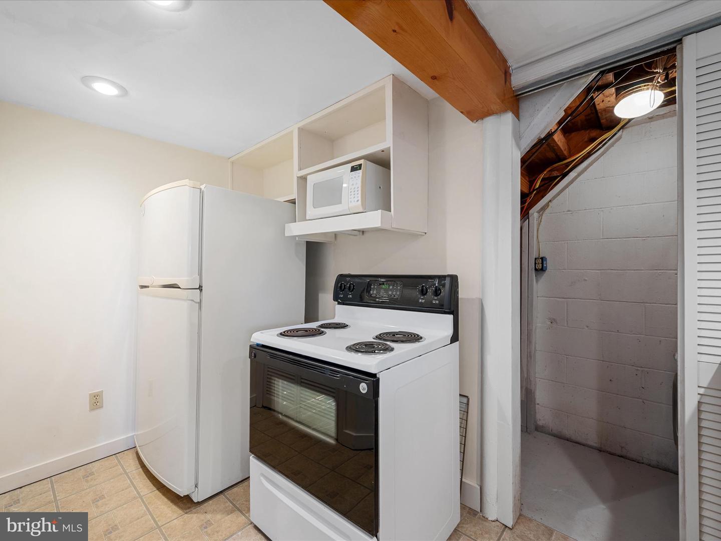 414 MADISON CT SE, LEESBURG, Virginia 20175, 2 Bedrooms Bedrooms, ,2 BathroomsBathrooms,Residential,For sale,414 MADISON CT SE,VALO2096016 MLS # VALO2096016