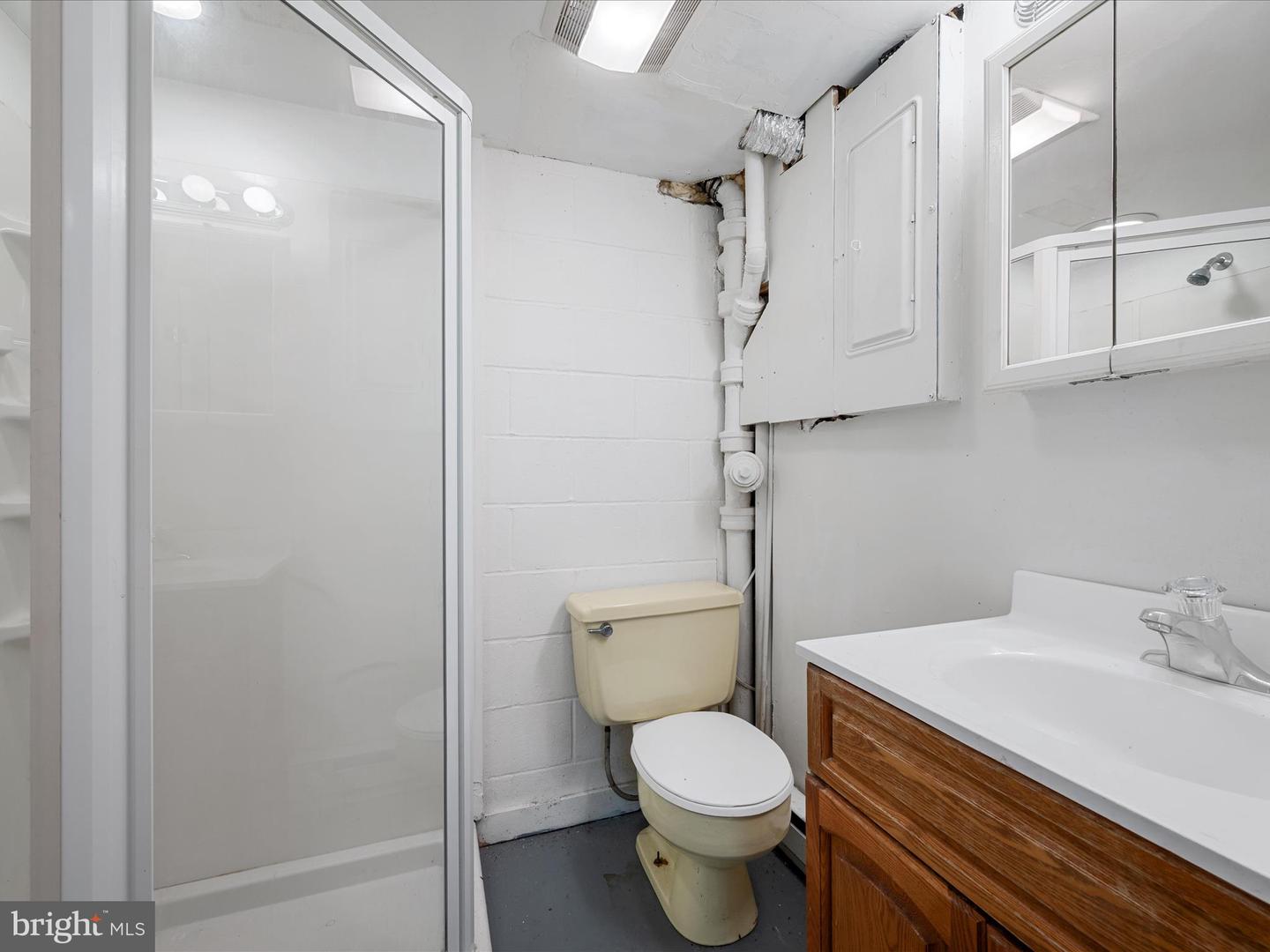 414 MADISON CT SE, LEESBURG, Virginia 20175, 2 Bedrooms Bedrooms, ,2 BathroomsBathrooms,Residential,For sale,414 MADISON CT SE,VALO2096016 MLS # VALO2096016