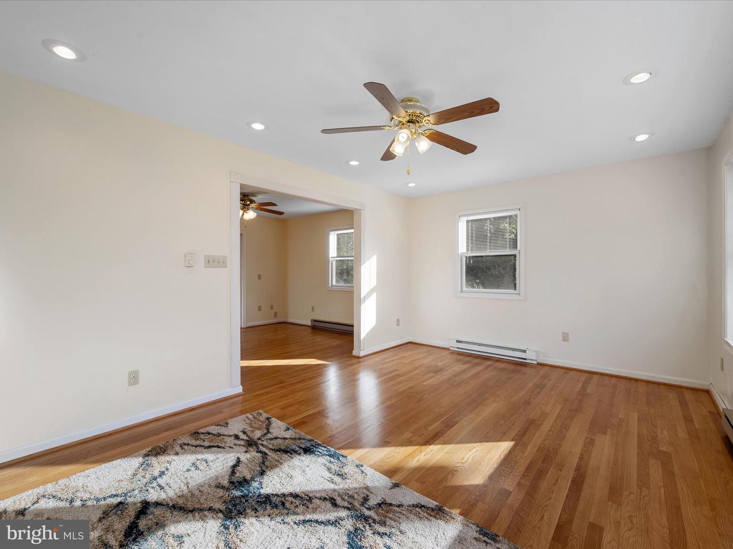 414 MADISON CT SE, LEESBURG, Virginia 20175, 2 Bedrooms Bedrooms, ,2 BathroomsBathrooms,Residential,For sale,414 MADISON CT SE,VALO2096016 MLS # VALO2096016