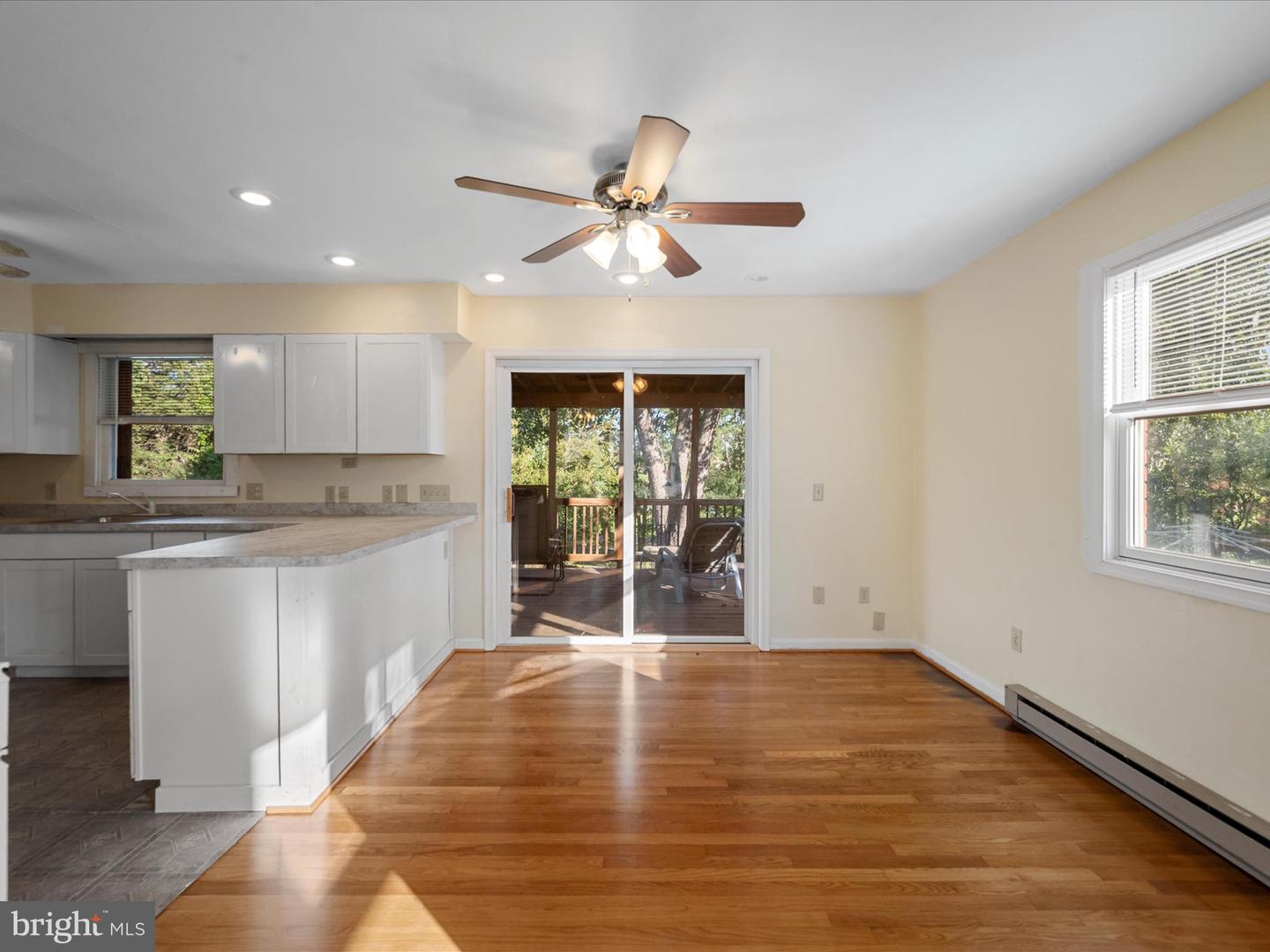 414 MADISON CT SE, LEESBURG, Virginia 20175, 2 Bedrooms Bedrooms, ,2 BathroomsBathrooms,Residential,For sale,414 MADISON CT SE,VALO2096016 MLS # VALO2096016