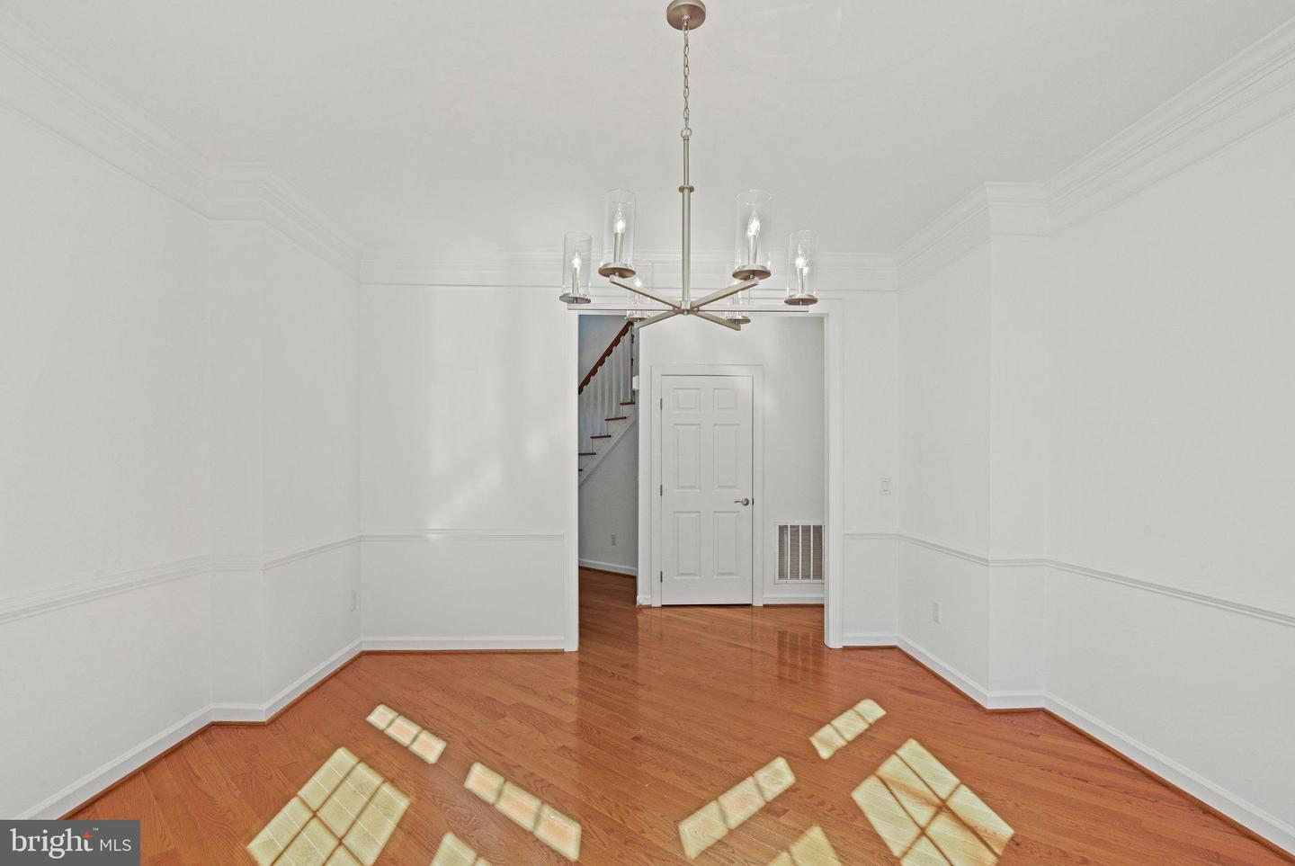 9927 MILES STONE CT, VIENNA, Virginia 22181, 4 Bedrooms Bedrooms, ,3 BathroomsBathrooms,Residential,For sale,9927 MILES STONE CT,VAFX2244256 MLS # VAFX2244256