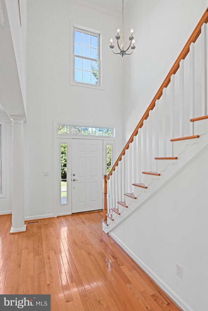 9927 MILES STONE CT, VIENNA, Virginia 22181, 4 Bedrooms Bedrooms, ,3 BathroomsBathrooms,Residential,For sale,9927 MILES STONE CT,VAFX2244256 MLS # VAFX2244256