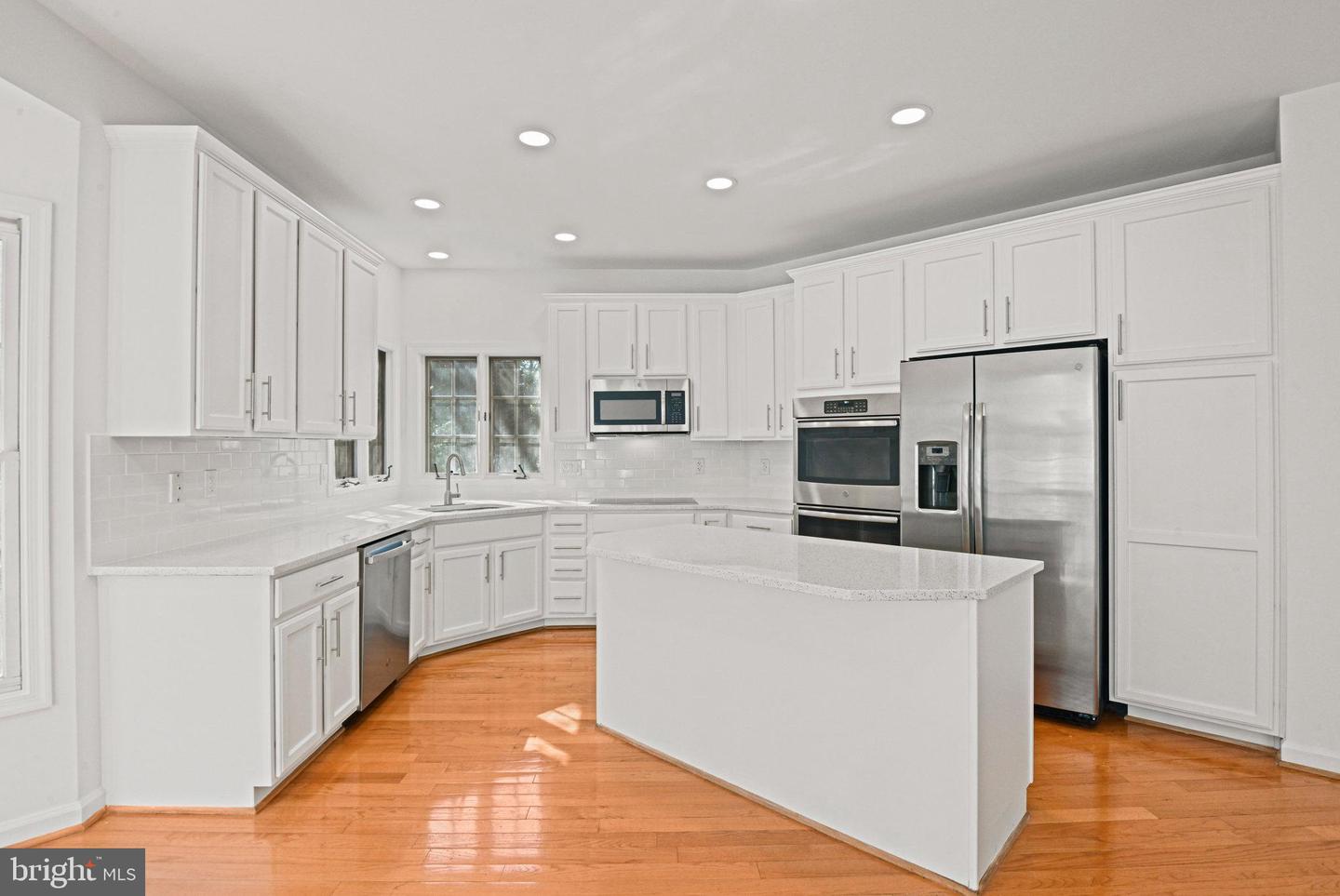 9927 MILES STONE CT, VIENNA, Virginia 22181, 4 Bedrooms Bedrooms, ,3 BathroomsBathrooms,Residential,For sale,9927 MILES STONE CT,VAFX2244256 MLS # VAFX2244256