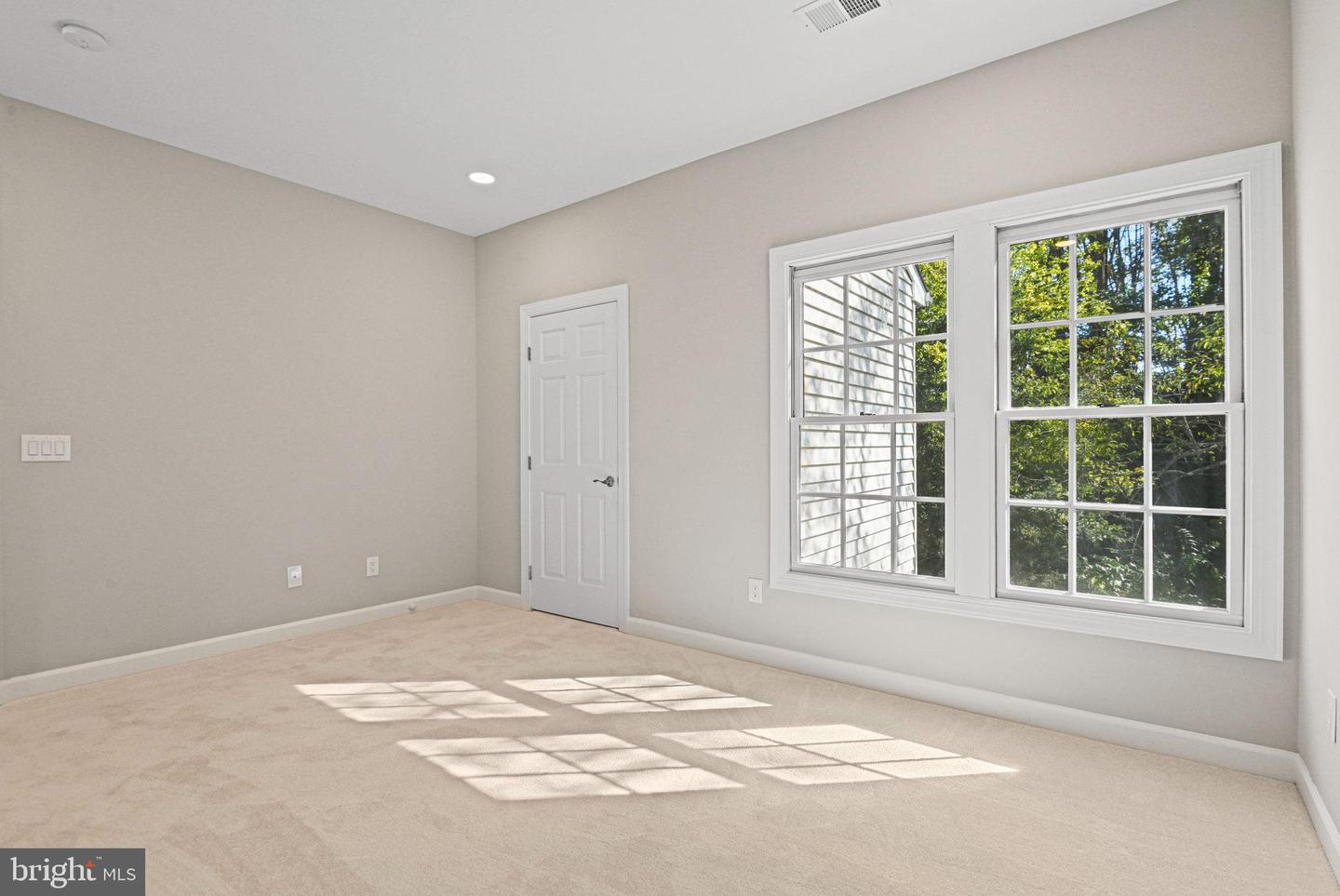 9927 MILES STONE CT, VIENNA, Virginia 22181, 4 Bedrooms Bedrooms, ,3 BathroomsBathrooms,Residential,For sale,9927 MILES STONE CT,VAFX2244256 MLS # VAFX2244256