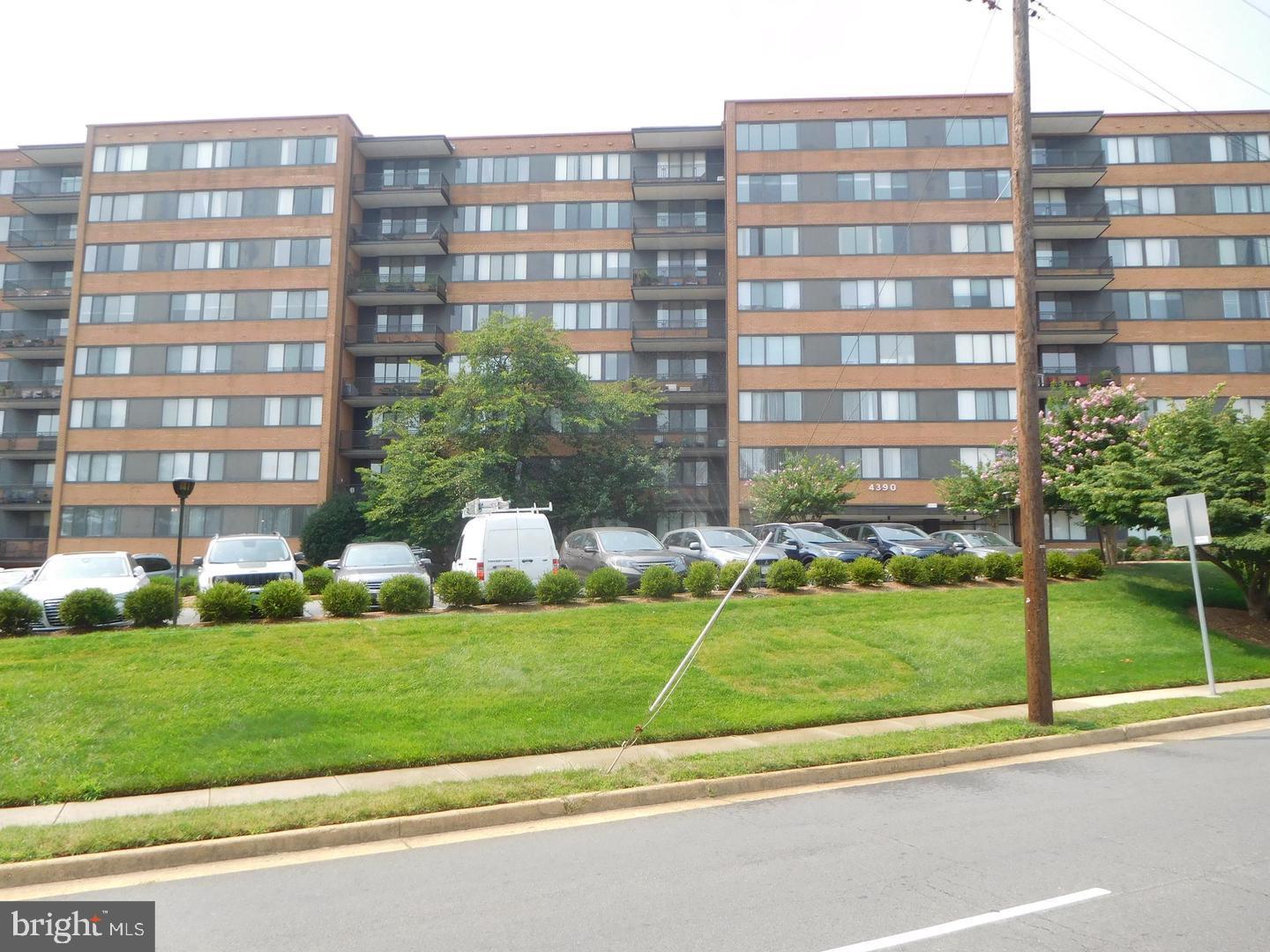 4390 LORCOM LN #512, ARLINGTON, Virginia 22207, 1 Bedroom Bedrooms, ,1 BathroomBathrooms,Residential,For sale,4390 LORCOM LN #512,VAAR2058998 MLS # VAAR2058998