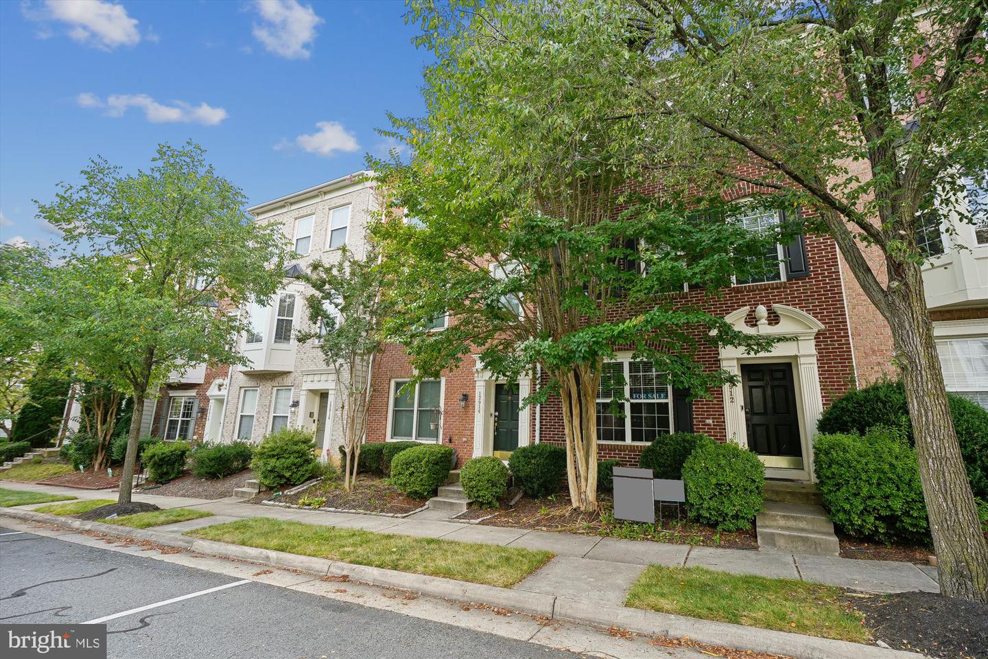12912 LEATHERWOOD LN, WOODBRIDGE, Virginia 22192, 3 Bedrooms Bedrooms, 9 Rooms Rooms,2 BathroomsBathrooms,Residential,For sale,12912 LEATHERWOOD LN,VAPW2100342 MLS # VAPW2100342