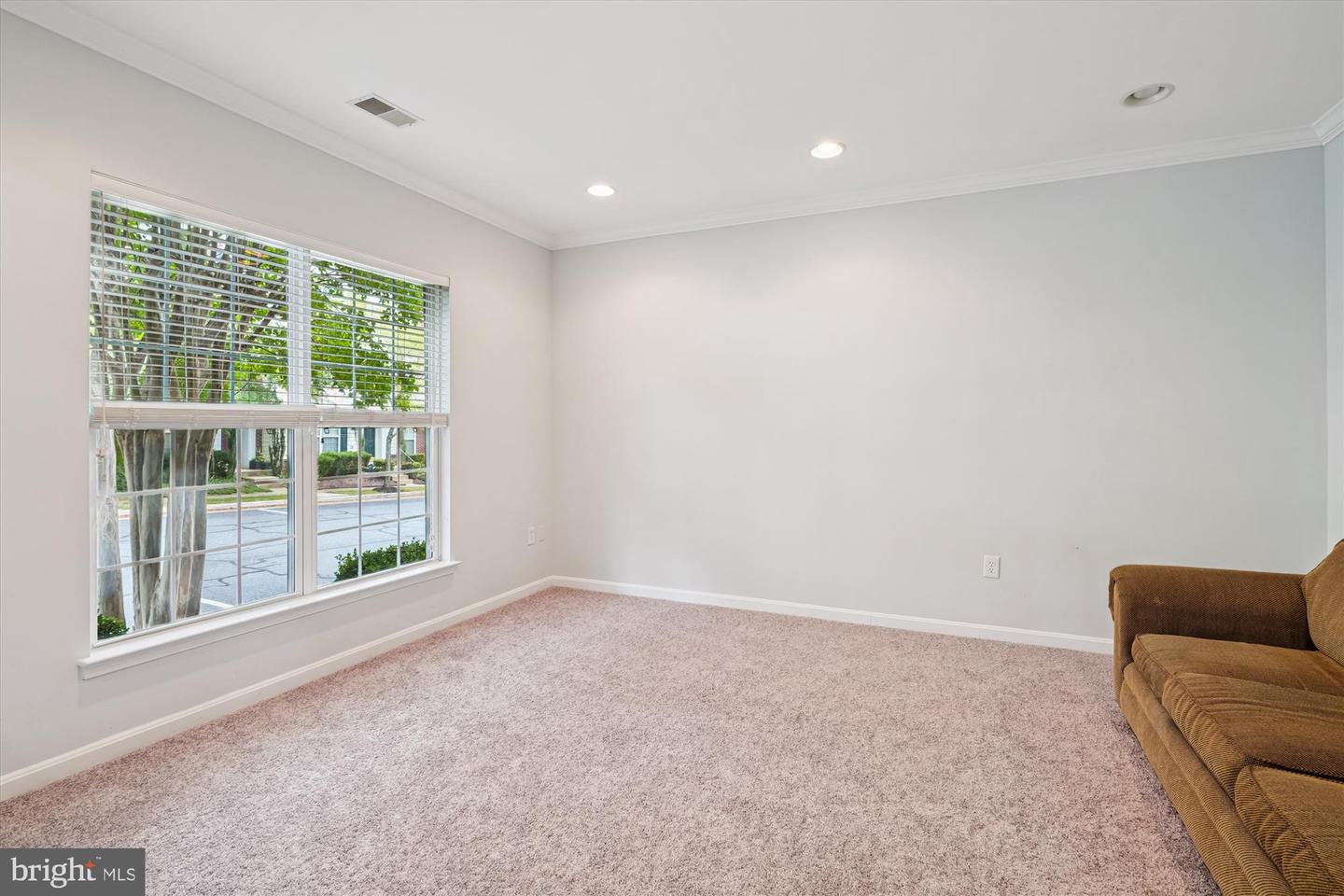12912 LEATHERWOOD LN, WOODBRIDGE, Virginia 22192, 3 Bedrooms Bedrooms, 9 Rooms Rooms,2 BathroomsBathrooms,Residential,For sale,12912 LEATHERWOOD LN,VAPW2100342 MLS # VAPW2100342