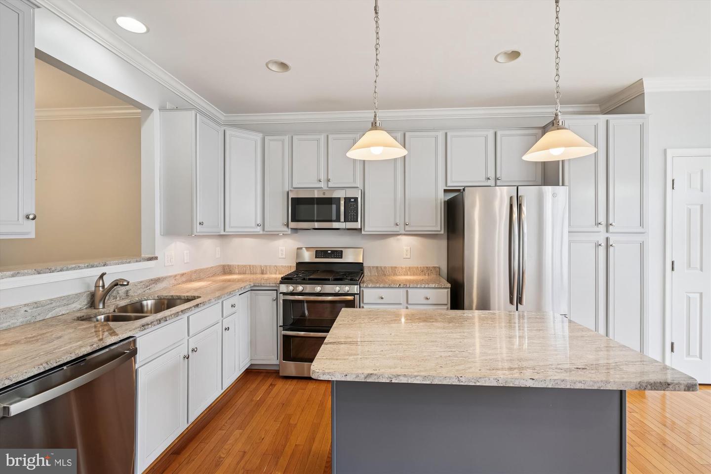 12912 LEATHERWOOD LN, WOODBRIDGE, Virginia 22192, 3 Bedrooms Bedrooms, 9 Rooms Rooms,2 BathroomsBathrooms,Residential,For sale,12912 LEATHERWOOD LN,VAPW2100342 MLS # VAPW2100342