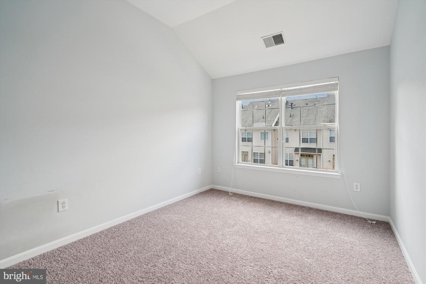 12912 LEATHERWOOD LN, WOODBRIDGE, Virginia 22192, 3 Bedrooms Bedrooms, 9 Rooms Rooms,2 BathroomsBathrooms,Residential,For sale,12912 LEATHERWOOD LN,VAPW2100342 MLS # VAPW2100342