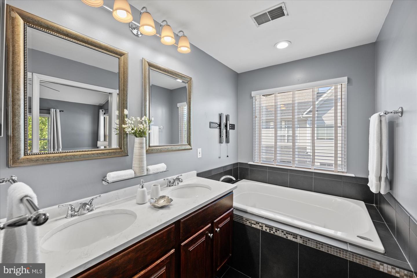 5101 GARDNER DR, ALEXANDRIA, Virginia 22304, 3 Bedrooms Bedrooms, ,2 BathroomsBathrooms,Residential,For sale,5101 GARDNER DR,VAAX2048530 MLS # VAAX2048530