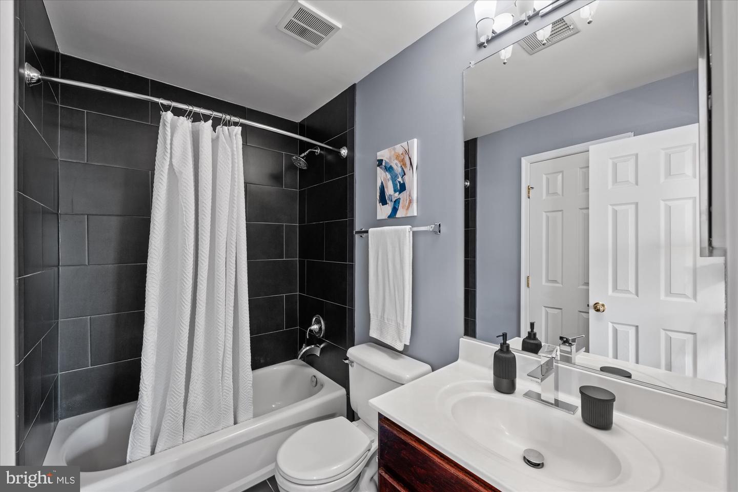 5101 GARDNER DR, ALEXANDRIA, Virginia 22304, 3 Bedrooms Bedrooms, ,2 BathroomsBathrooms,Residential,For sale,5101 GARDNER DR,VAAX2048530 MLS # VAAX2048530