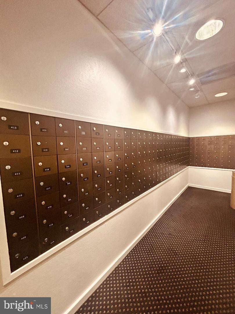 1800 OLD MEADOW RD #1412, MCLEAN, Virginia 22102, 1 Bedroom Bedrooms, 2 Rooms Rooms,1 BathroomBathrooms,Residential,For sale,1800 OLD MEADOW RD #1412,VAFX2261430 MLS # VAFX2261430